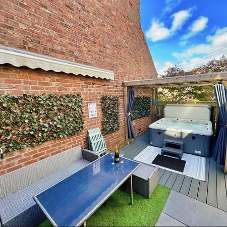 Hot Tub, Free Parking, Near Shops & Restaurants, Location 1M To City Jesmond Dış mekan fotoğraf