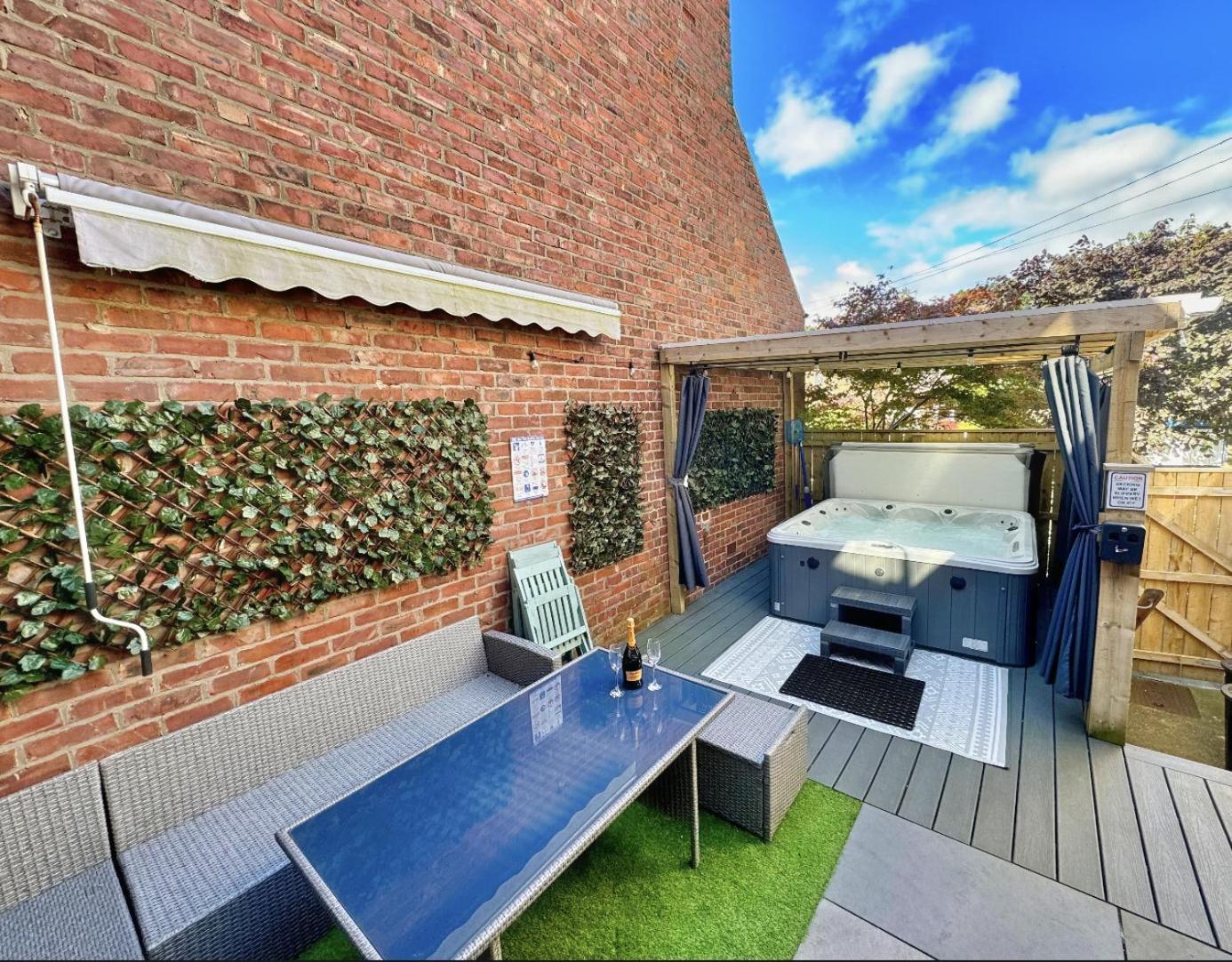 Hot Tub, Free Parking, Near Shops & Restaurants, Location 1M To City Jesmond Dış mekan fotoğraf