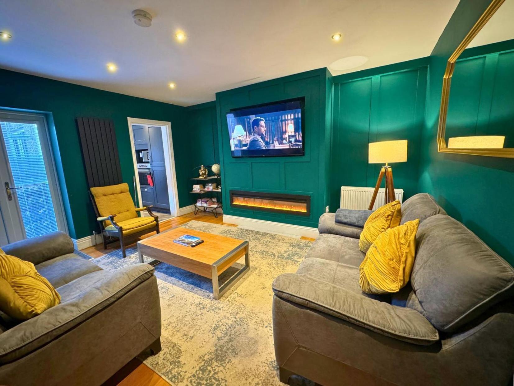 Hot Tub, Free Parking, Near Shops & Restaurants, Location 1M To City Jesmond Dış mekan fotoğraf