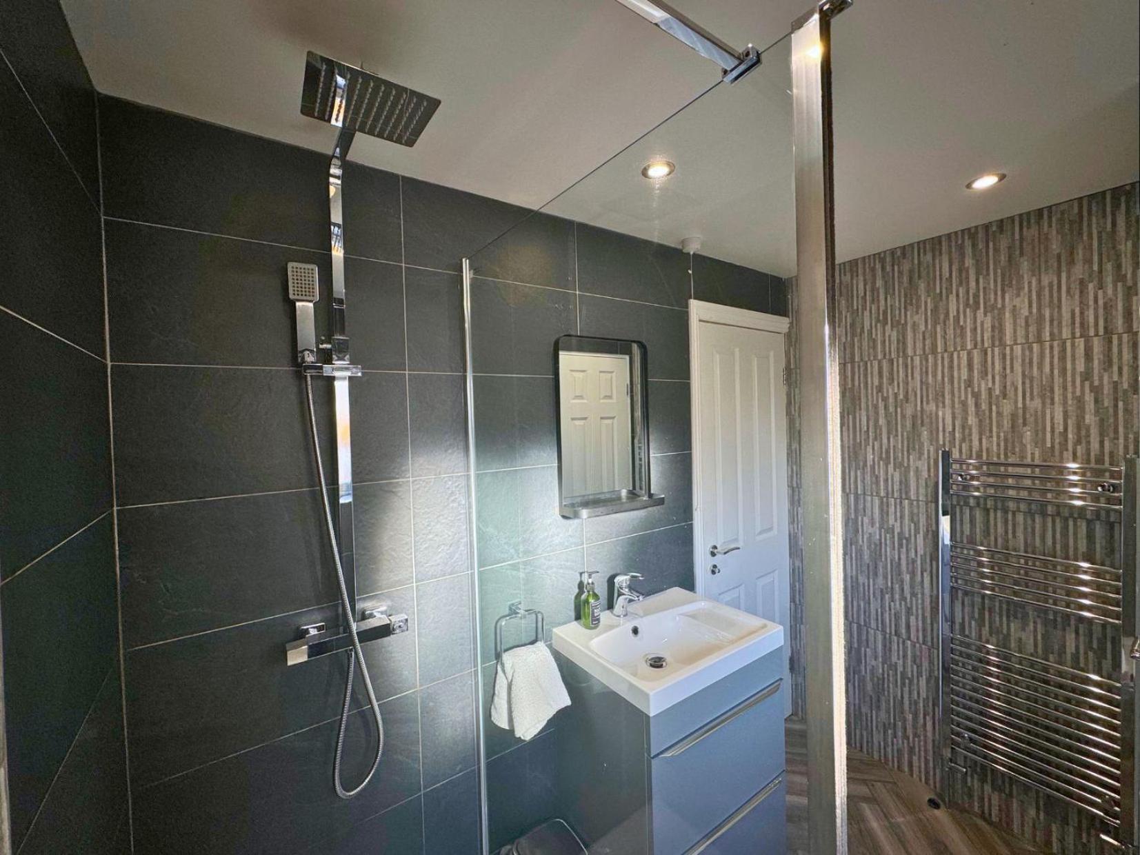 Hot Tub, Free Parking, Near Shops & Restaurants, Location 1M To City Jesmond Dış mekan fotoğraf
