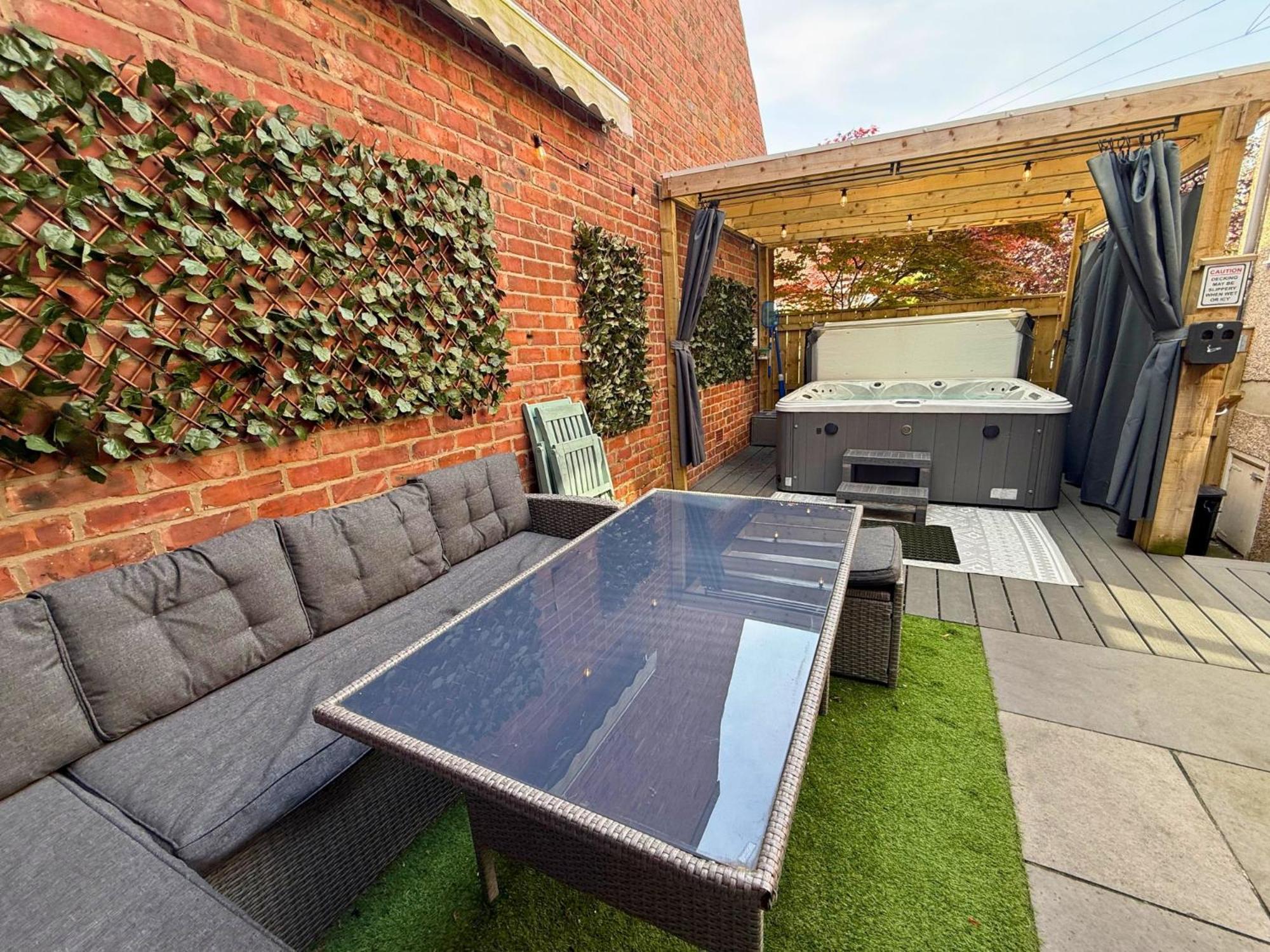 Hot Tub, Free Parking, Near Shops & Restaurants, Location 1M To City Jesmond Dış mekan fotoğraf